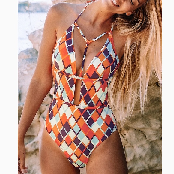 Cupshe Other - Cupshe Geometric Print Swimsuit